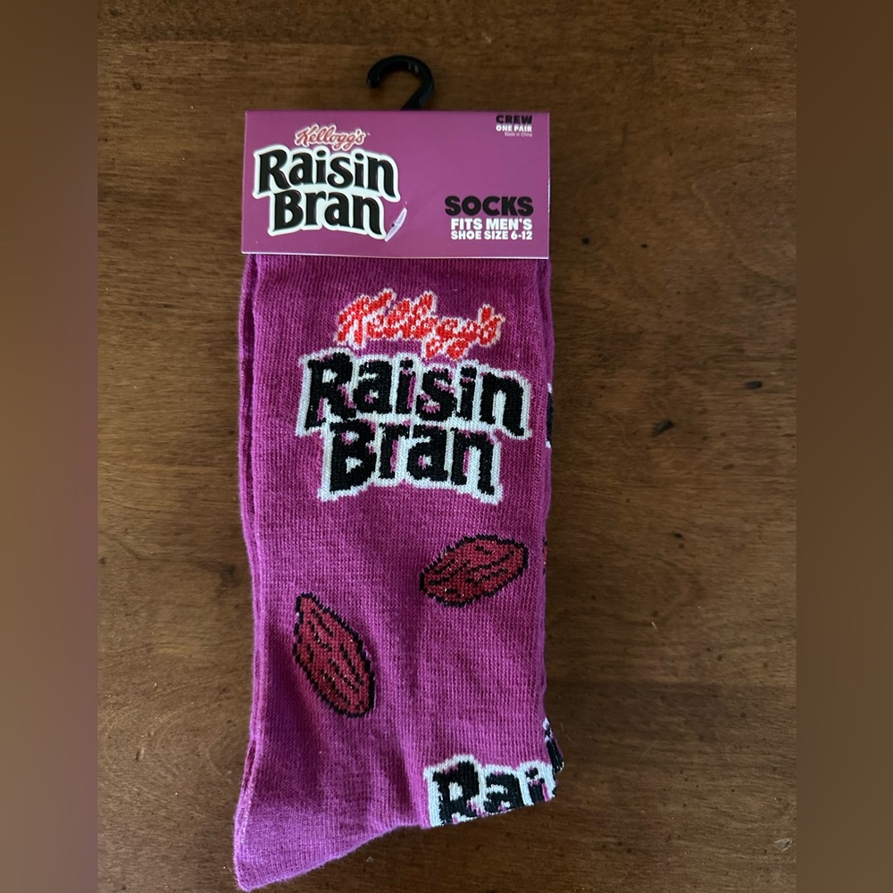 ☀️ 3/$10 Men’s Raisin Brand cereal crew socks (see description)